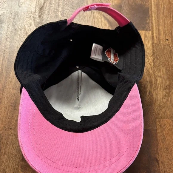 Harley-Davidson Black Cap with Pink Brim - Picture 2 of 5